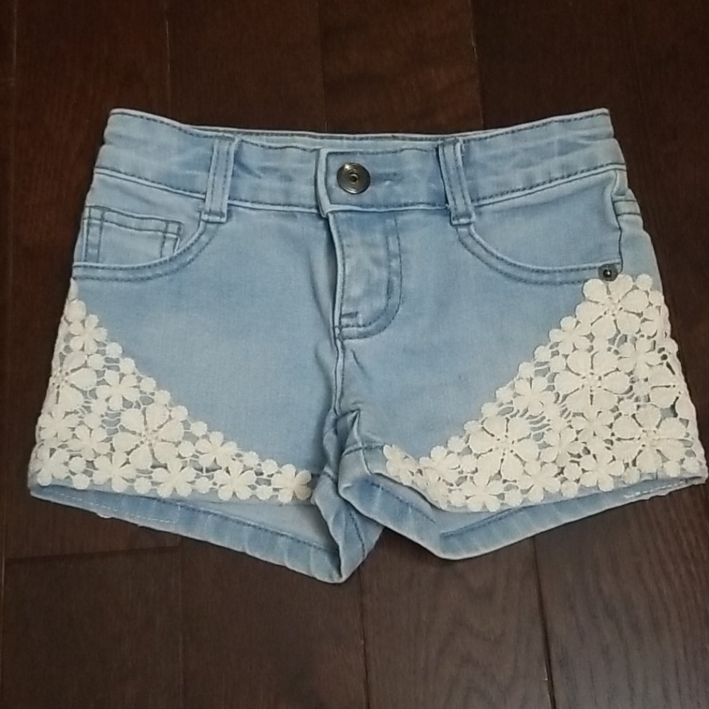 🌻 Lace Detail Short